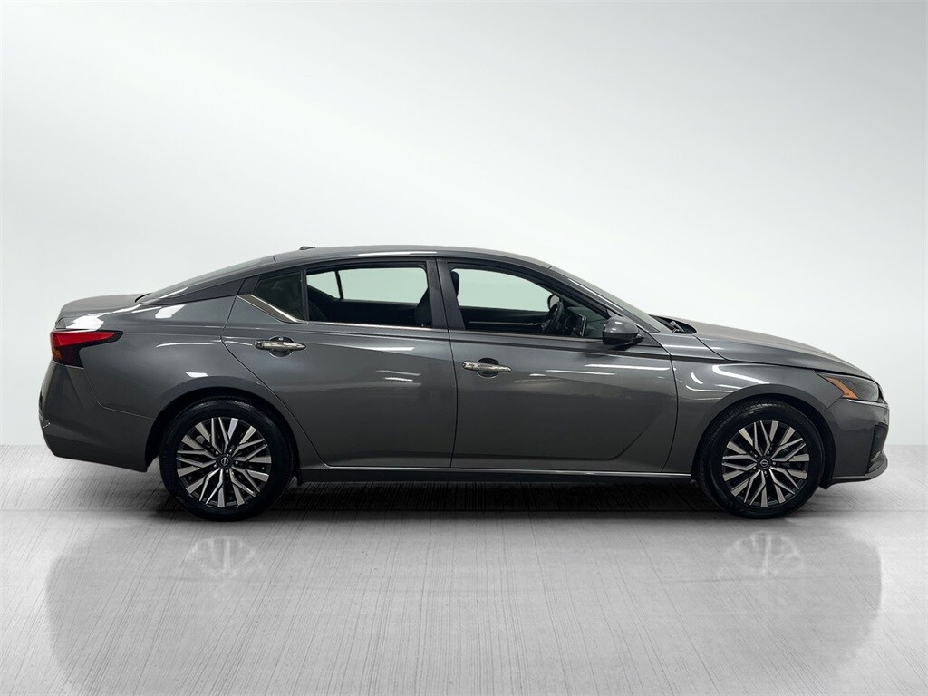 2023 Nissan Altima 2.5 SV photo 4