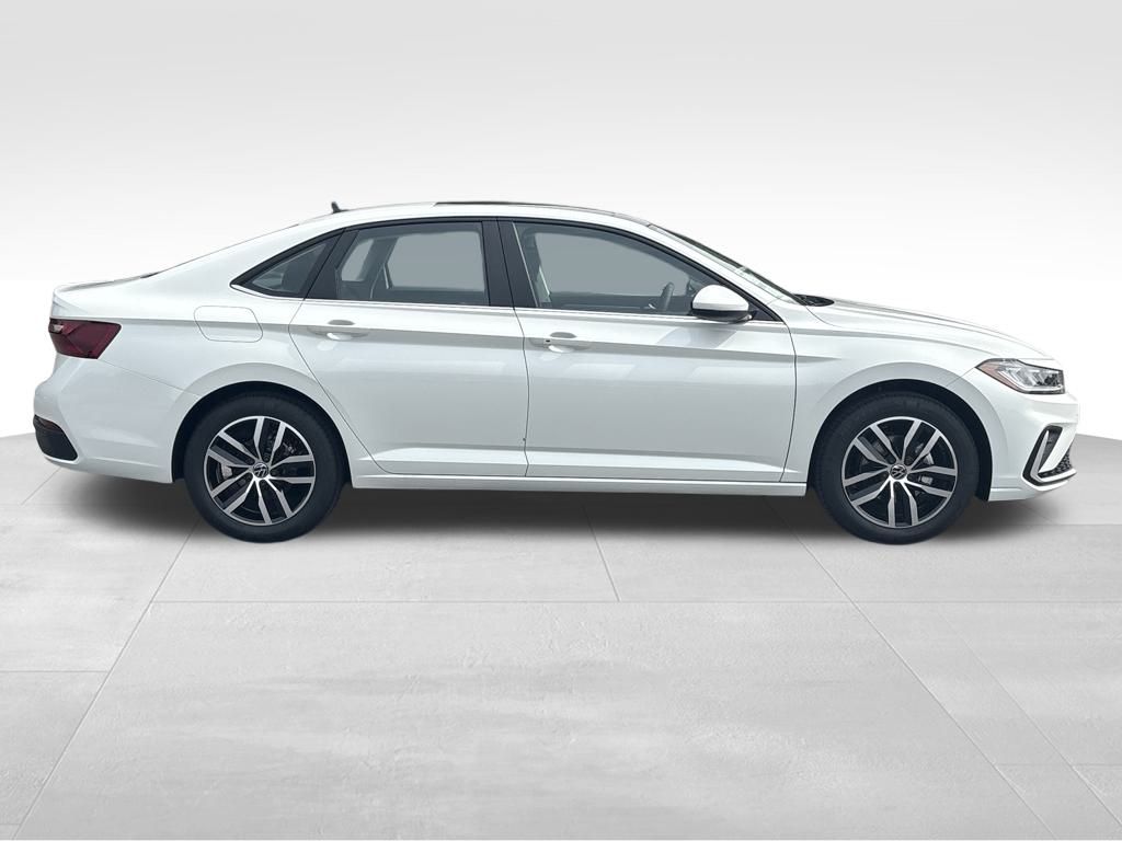 2026 Volkswagen Jetta 1.8T SE photo 3