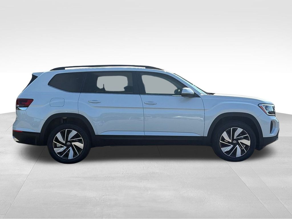 2026 Volkswagen Atlas SE Technology photo 2