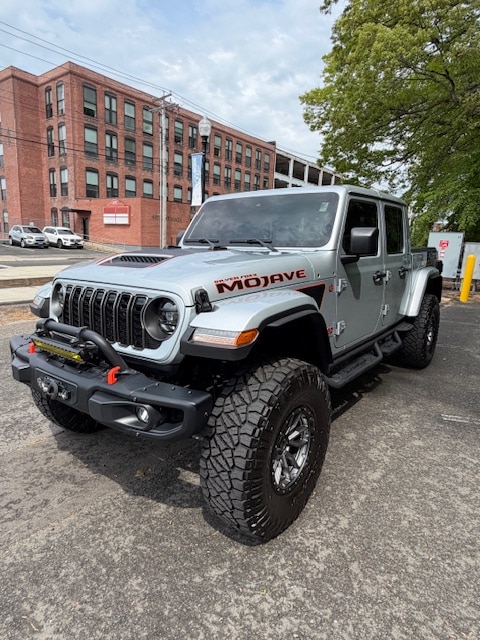 2023 Jeep Gladiator Mojave's photo