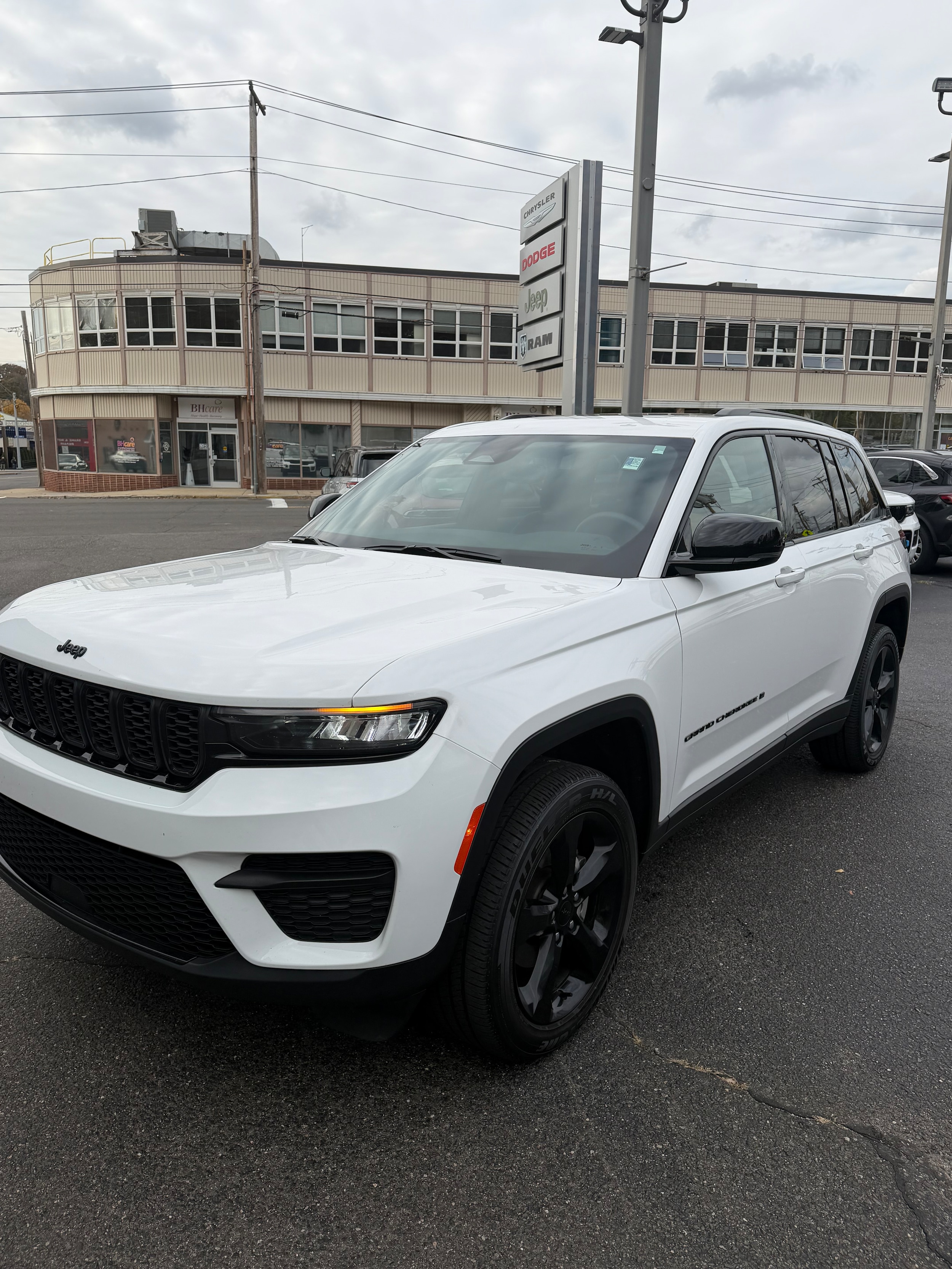 2023 Jeep Grand Cherokee Altitude's photo