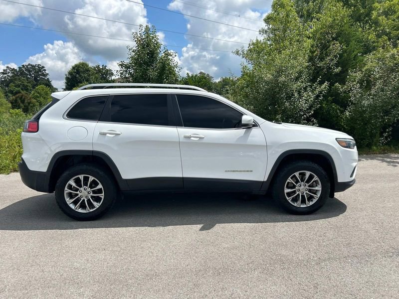 2020 Jeep Cherokee Latitude photo 2