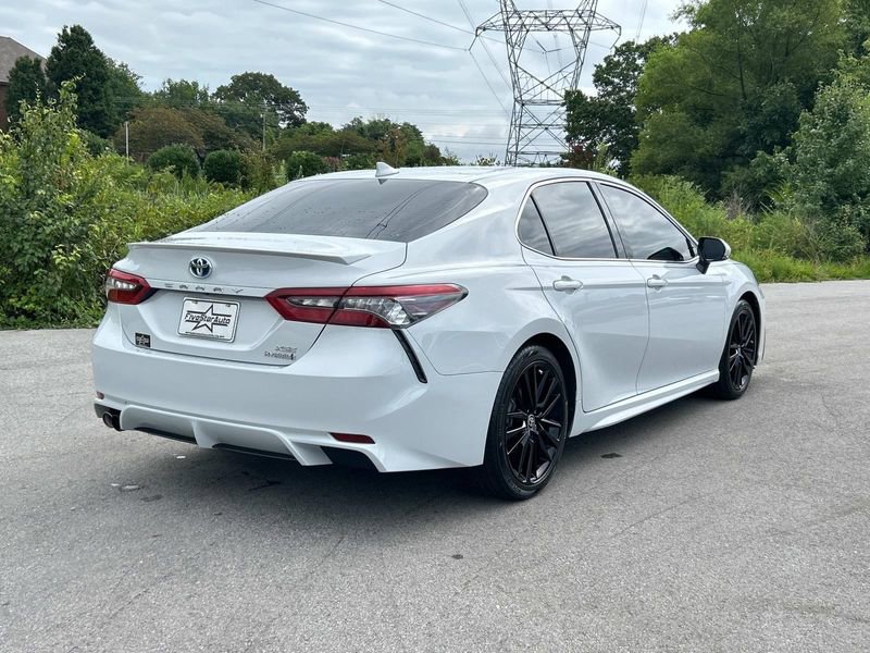 2022 Toyota Camry Hybrid XSE photo 3