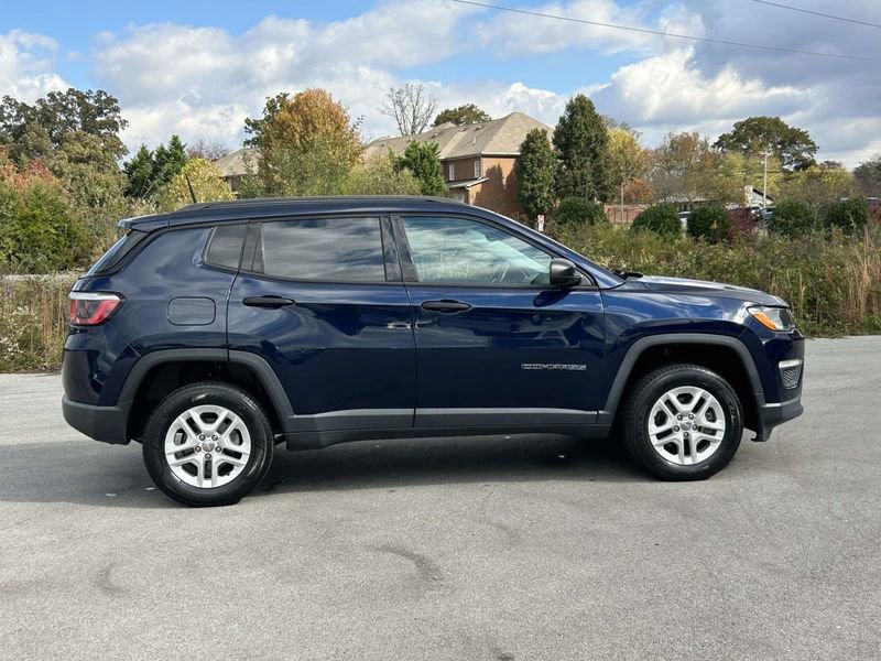 2018 Jeep Compass Sport photo 2