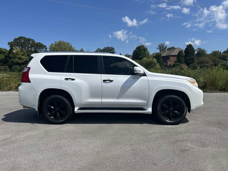 2011 Lexus GX 460 Base photo 2