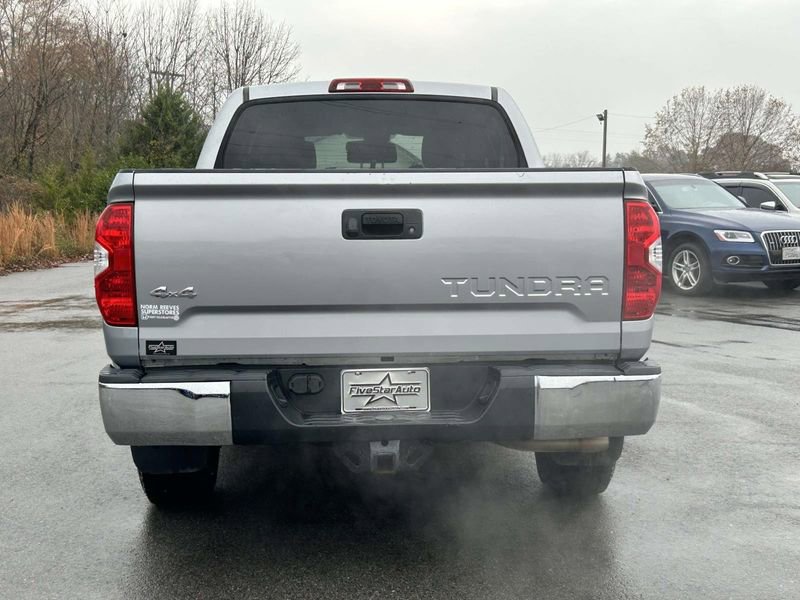 2018 Toyota Tundra SR5 photo 4