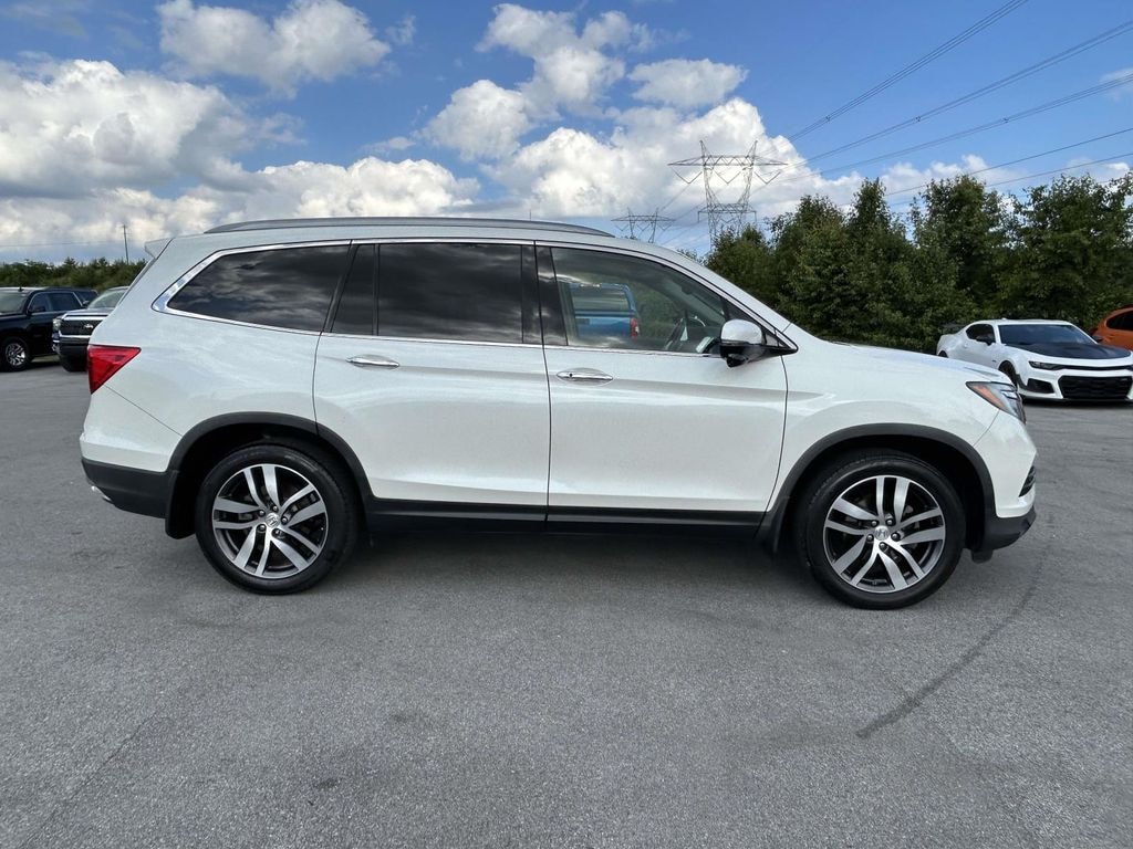 Used 2017 Honda Pilot Touring FWD SUV