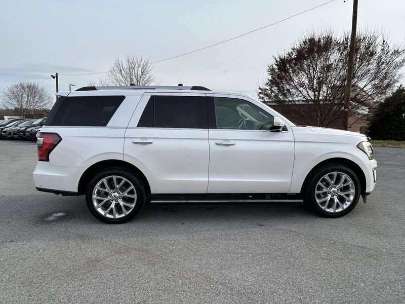 2019 Ford Expedition Limited photo 2