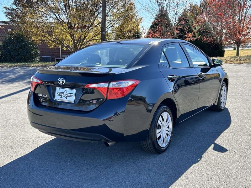 2015 Toyota Corolla S photo 3