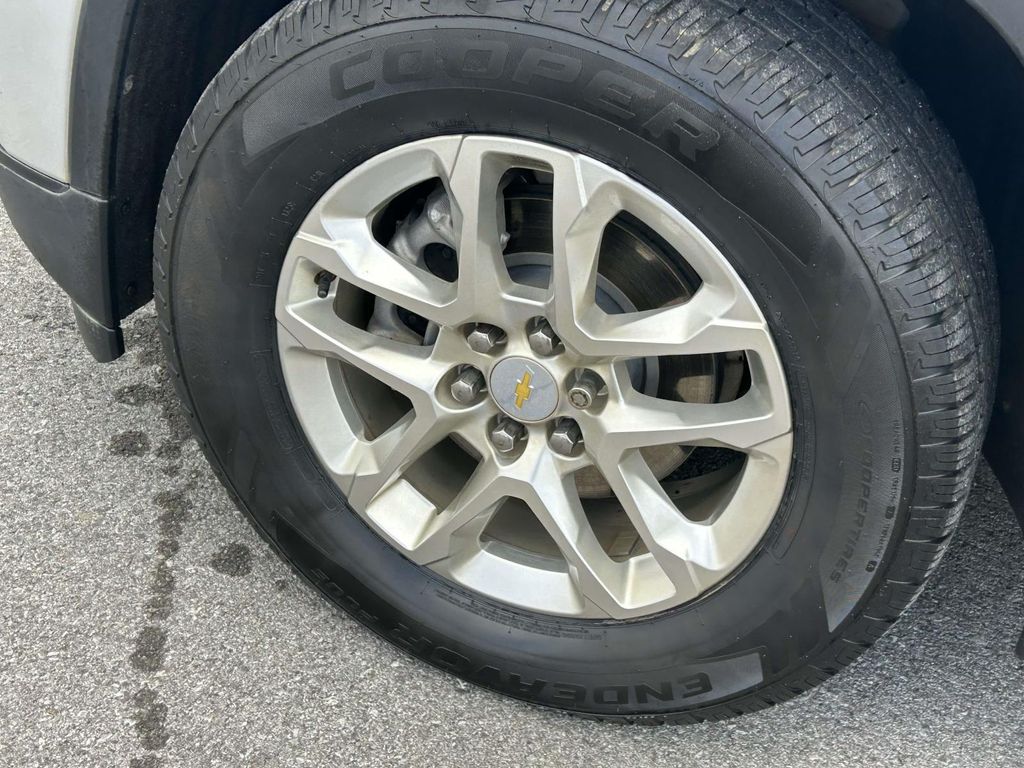 2021 Chevrolet Traverse LS - Photo 8