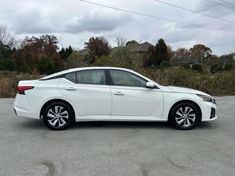 2023 Nissan Altima 2.5 S photo 2
