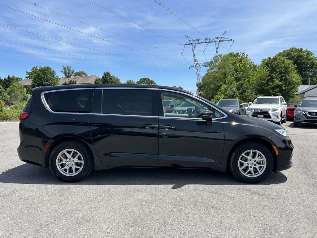 Used 2023 Chrysler Pacifica Touring L Van Passenger Van