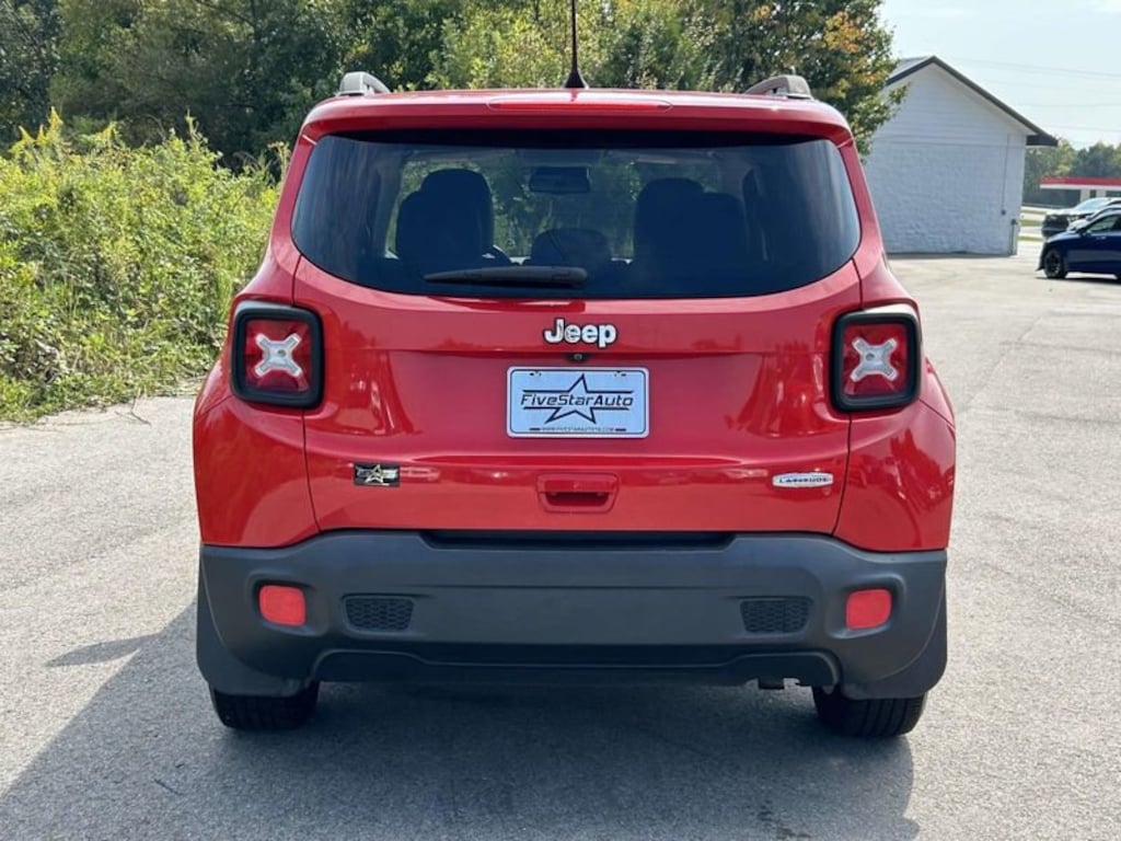 Used 2018 Jeep Renegade Latitude FWD SUV