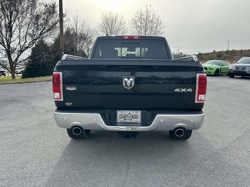 2017 Ram 1500 Laramie photo 3
