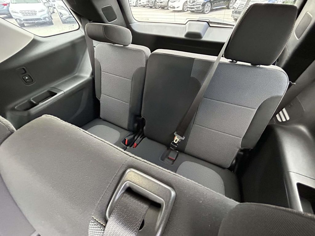 2021 Chevrolet Traverse LS - Photo 13