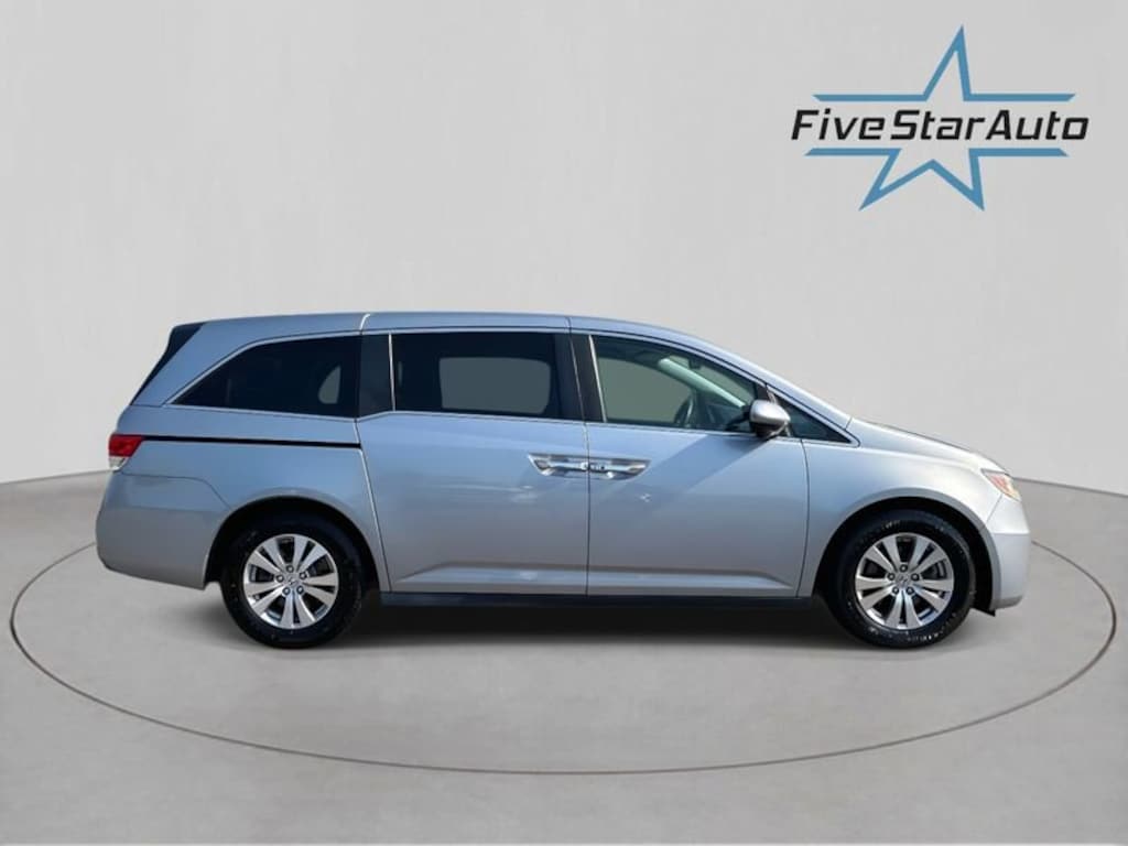 Used 2016 Honda Odyssey SE Van Passenger Van