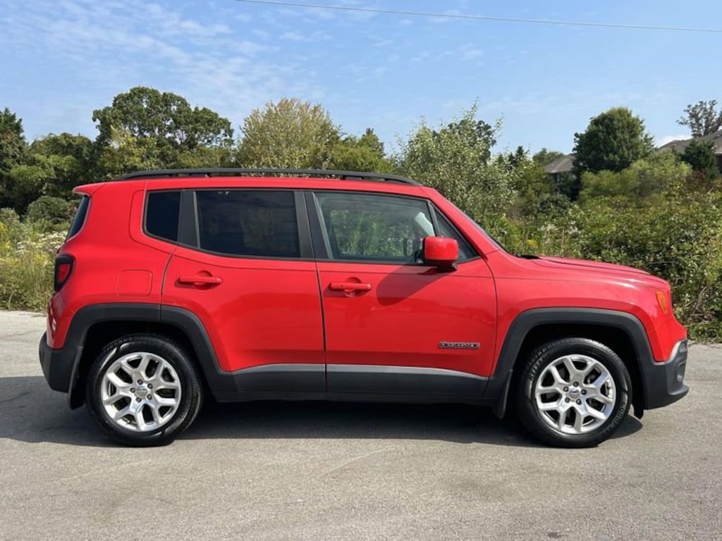 Used 2018 Jeep Renegade Latitude FWD SUV