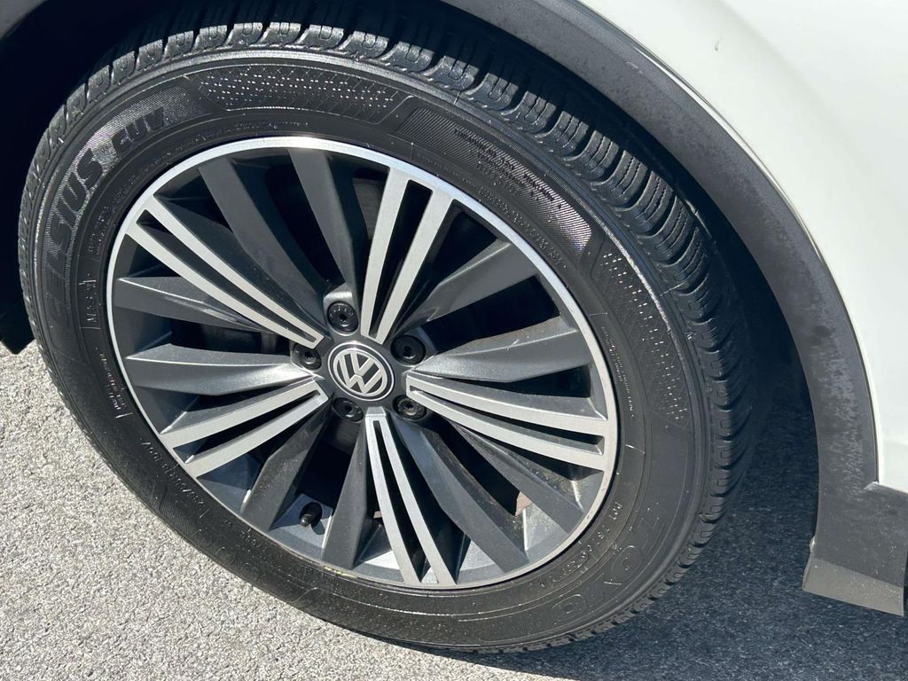 2018 Volkswagen Tiguan SEL - Photo 9