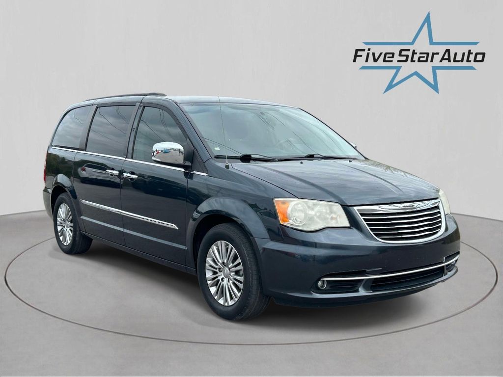 2013 Chrysler Town & Country Touring-L