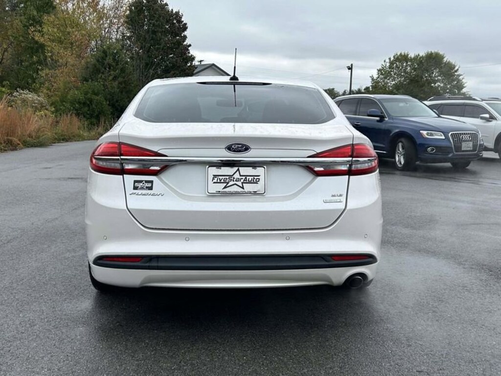 Used 2017 Ford Fusion SE Sedan