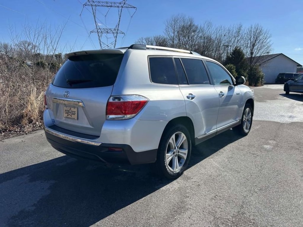 Used 2013 Toyota Highlander Limited V6 SUV