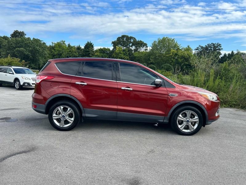 2015 Ford Escape SE photo 2
