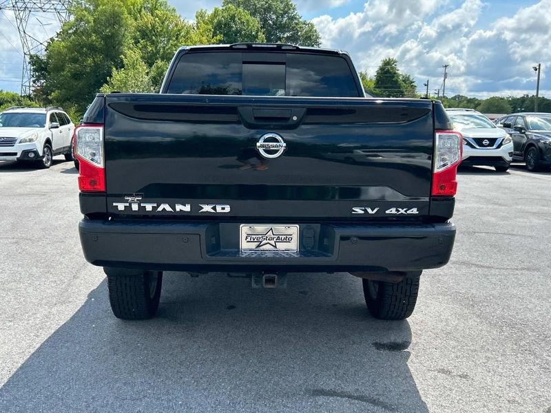 2018 Nissan Titan SV photo 3