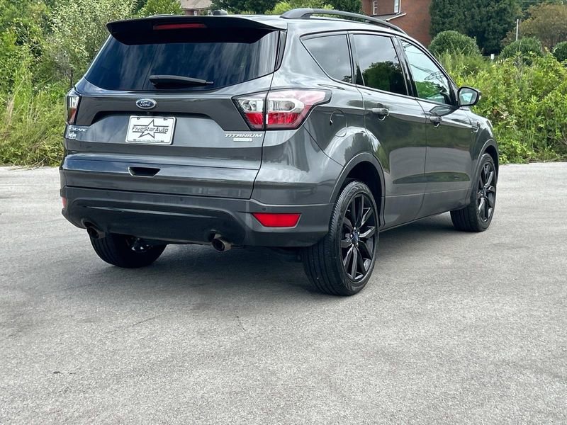 2017 Ford Escape Titanium photo 3