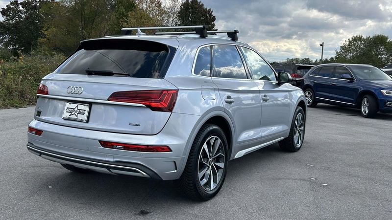 2021 Audi Q5 45 Premium photo 3