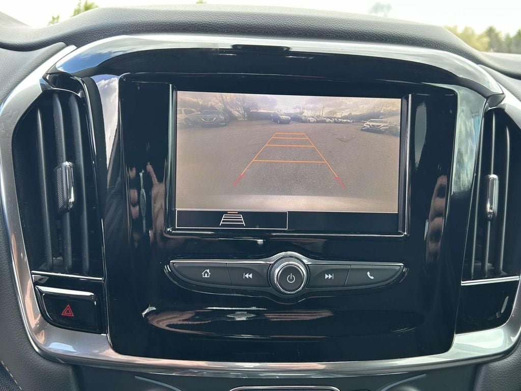2021 Chevrolet Traverse LS - Photo 23