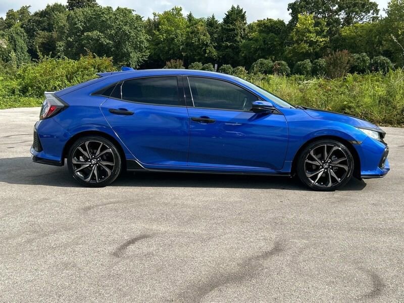 2018 Honda Civic Sport Hatchback photo 2
