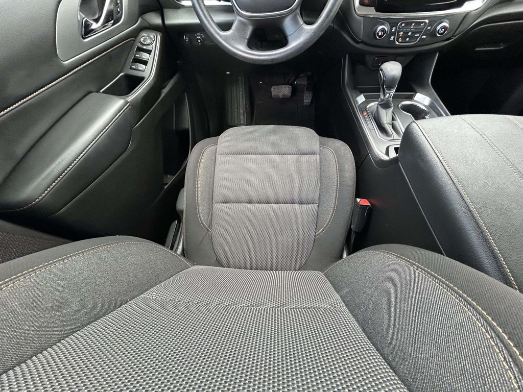 2021 Chevrolet Traverse LS - Photo 12