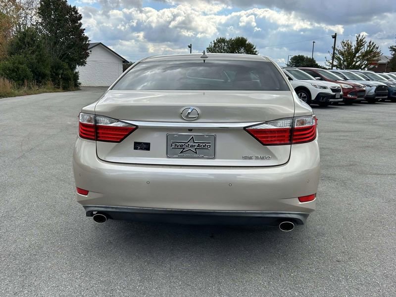 2013 Lexus ES 350 photo 2