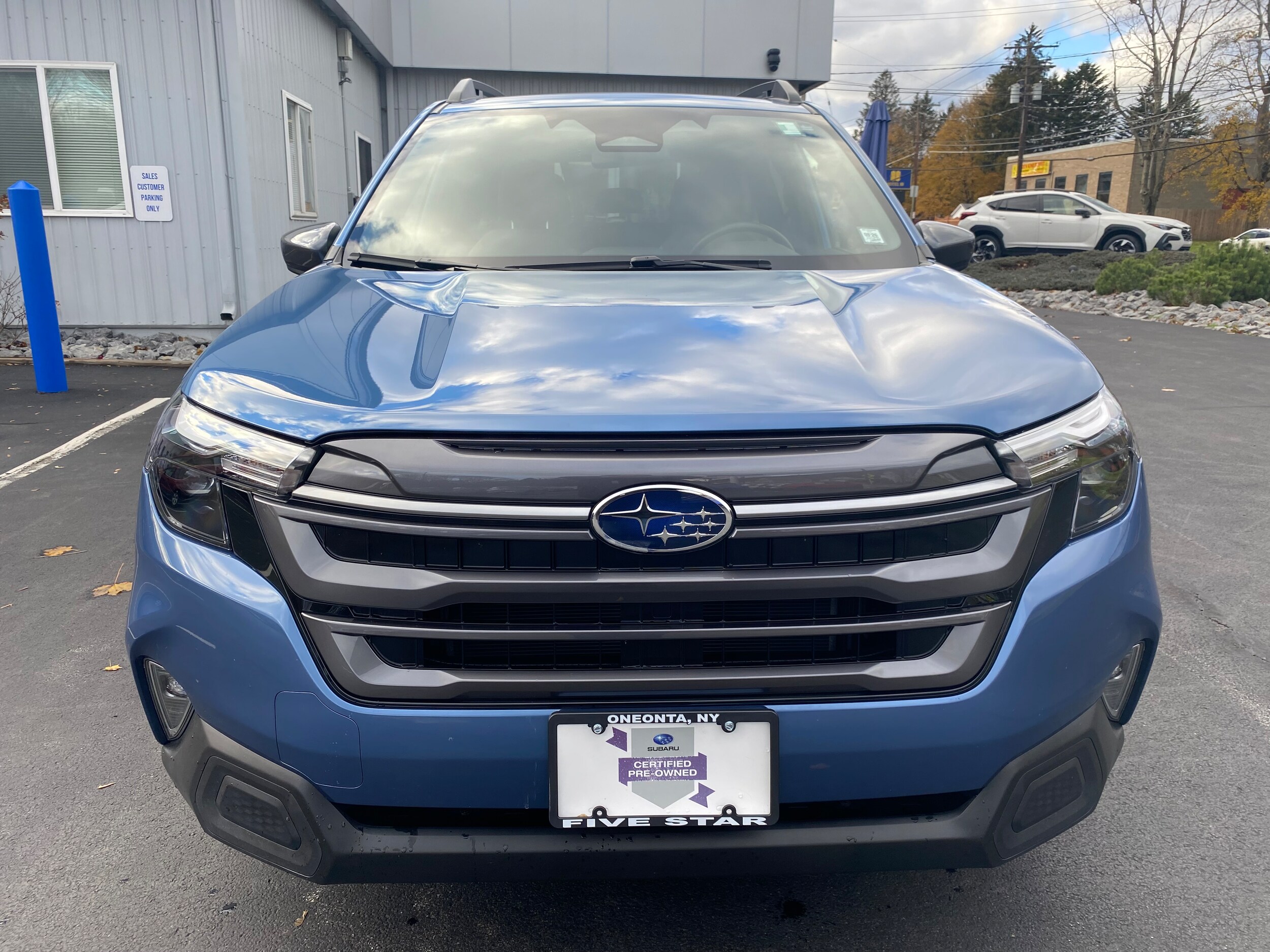 2025 Subaru Forester Premium photo 3