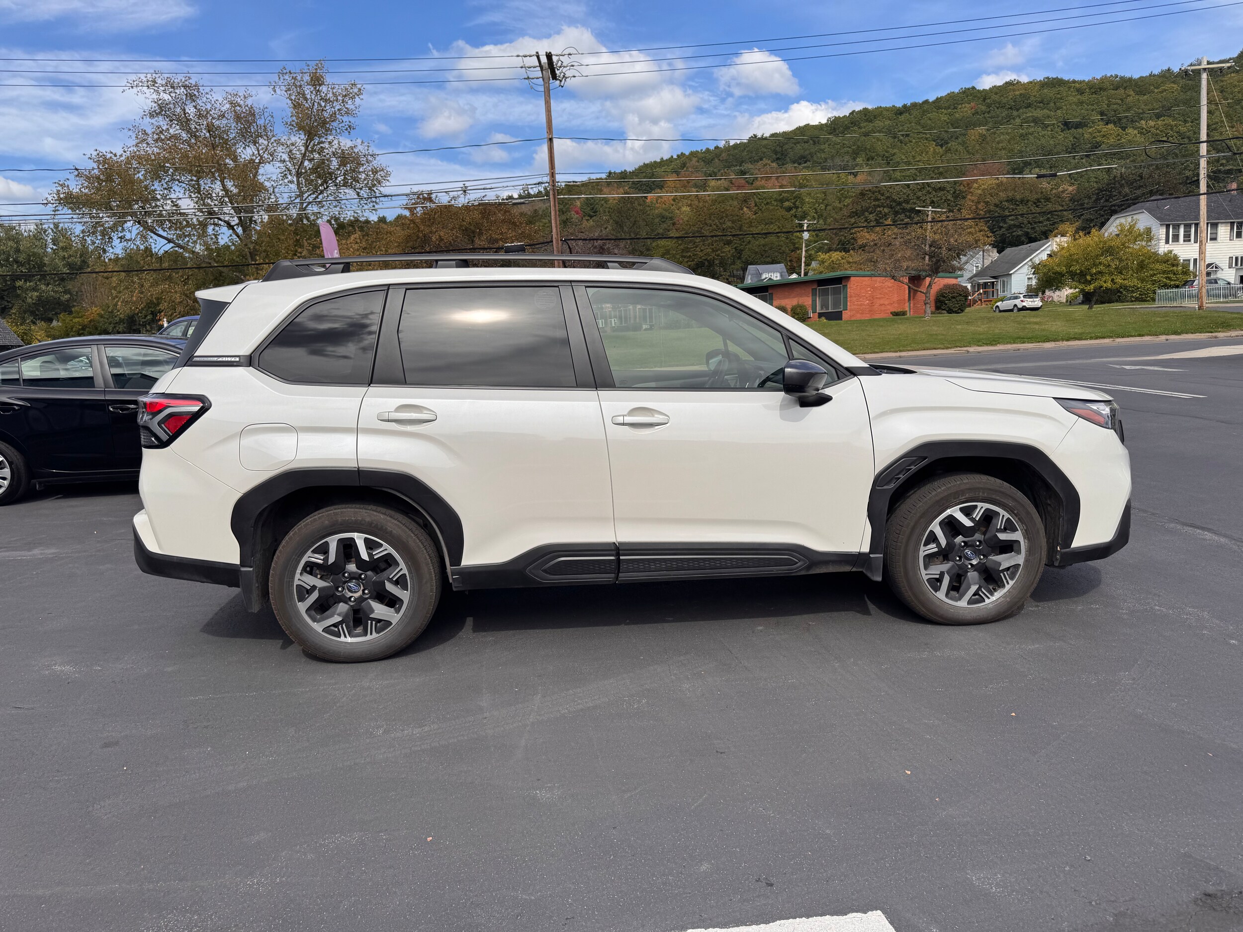 2025 Subaru Forester Premium photo 3