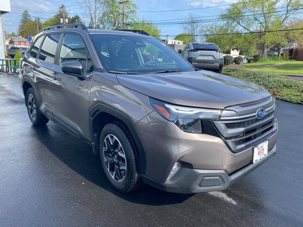 Used 2025 Subaru Forester Premium SUV