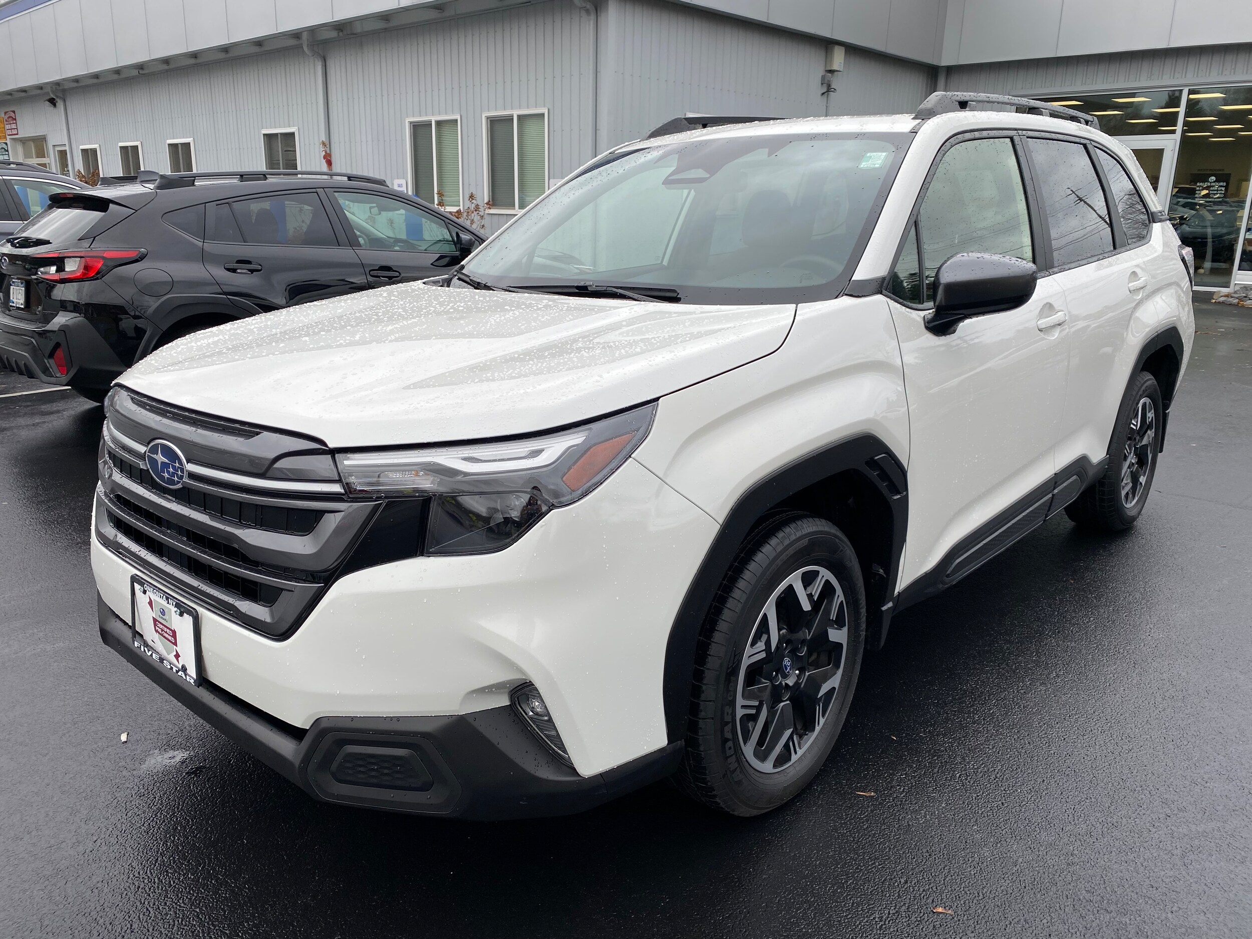 2025 Subaru Forester Premium photo 2