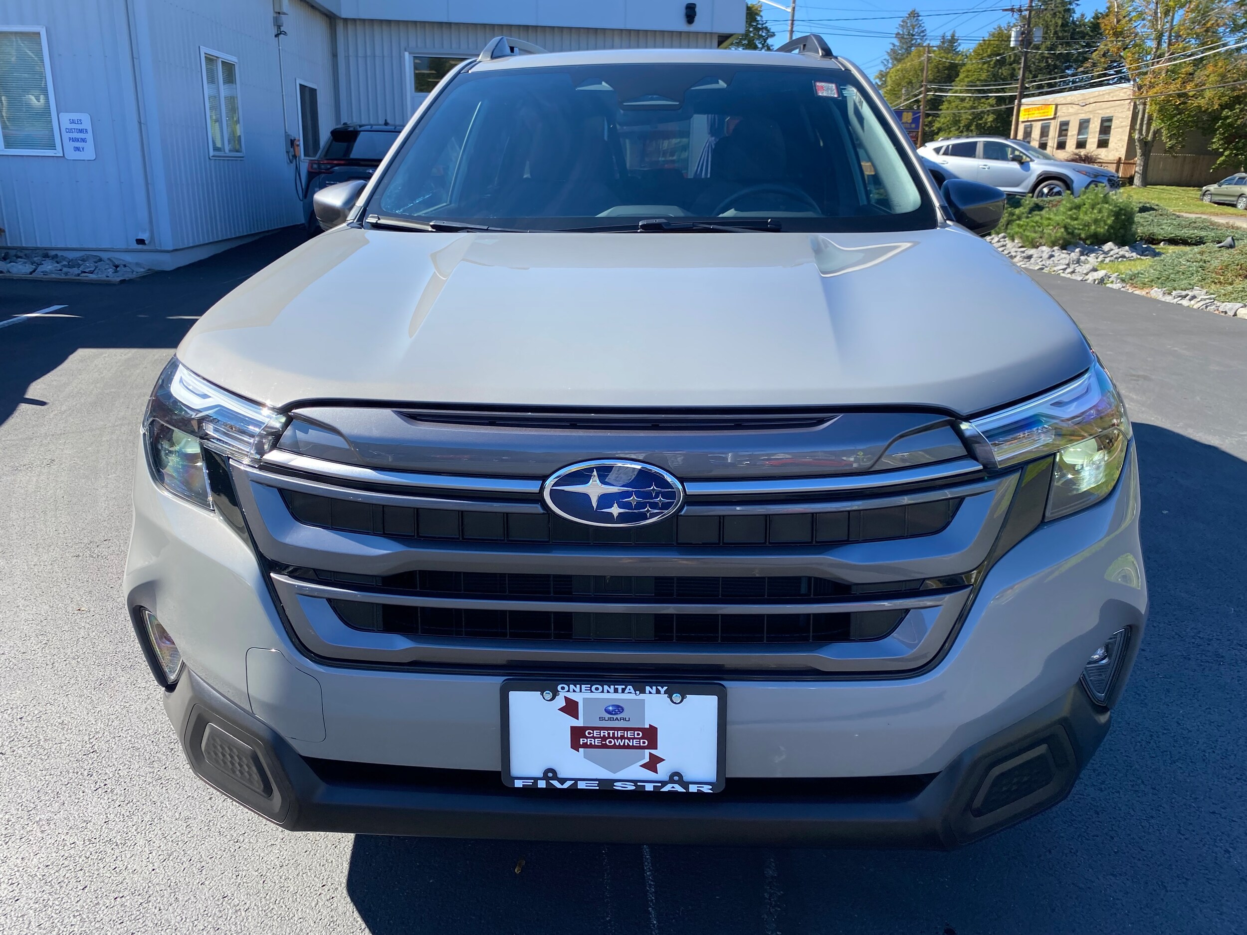 2025 Subaru Forester Premium photo 3