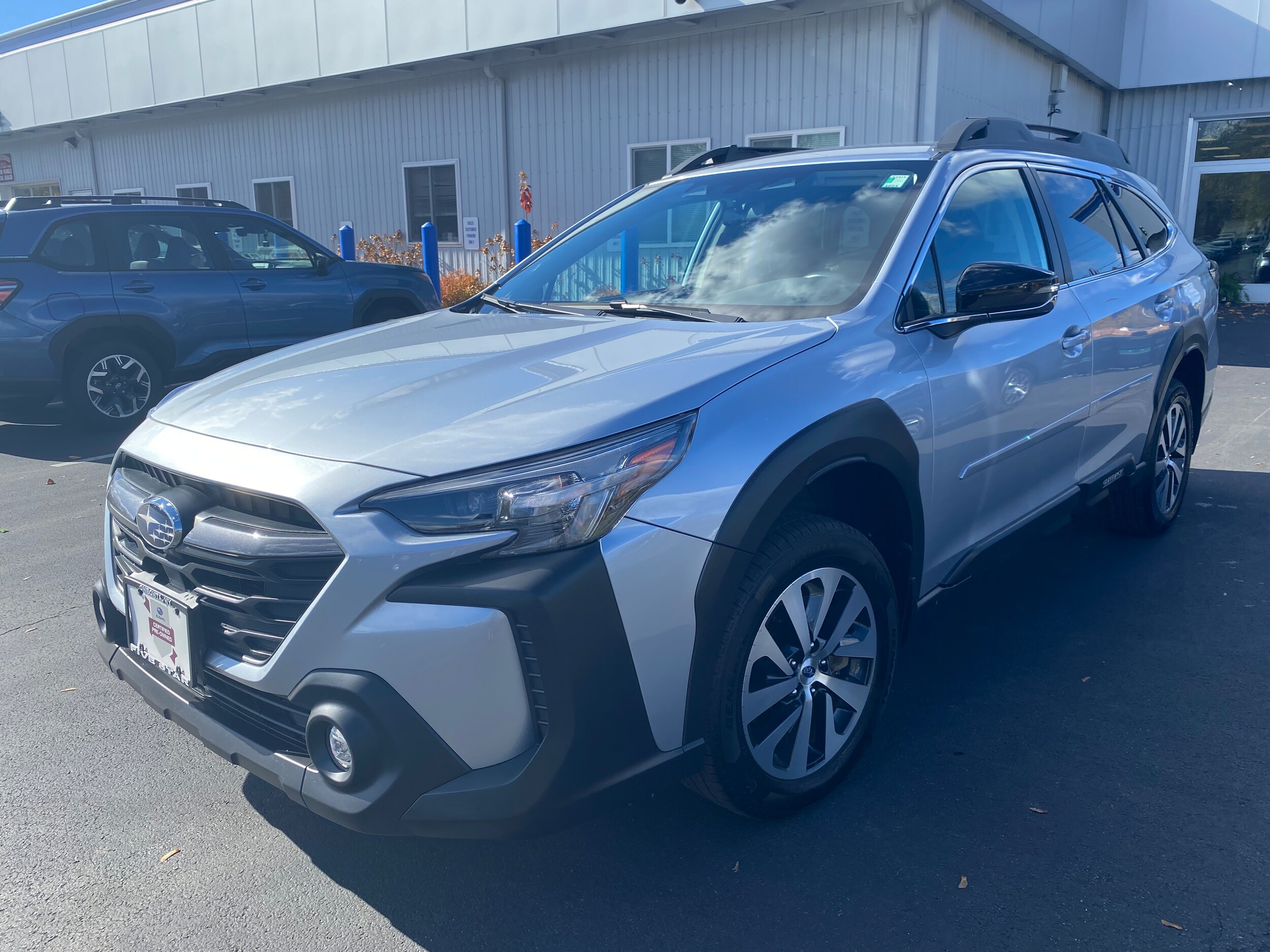 2024 Subaru Outback Premium photo 2