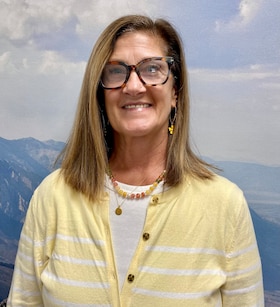 Staff member Janet Decker from ID_6c3ca7