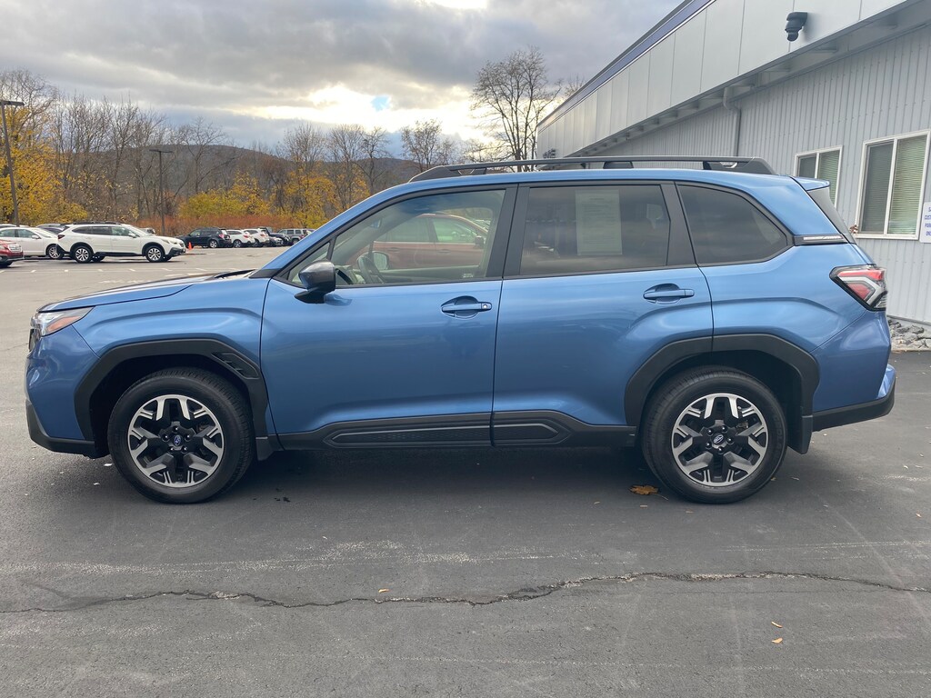 Used 2025 Subaru Forester Premium SUV