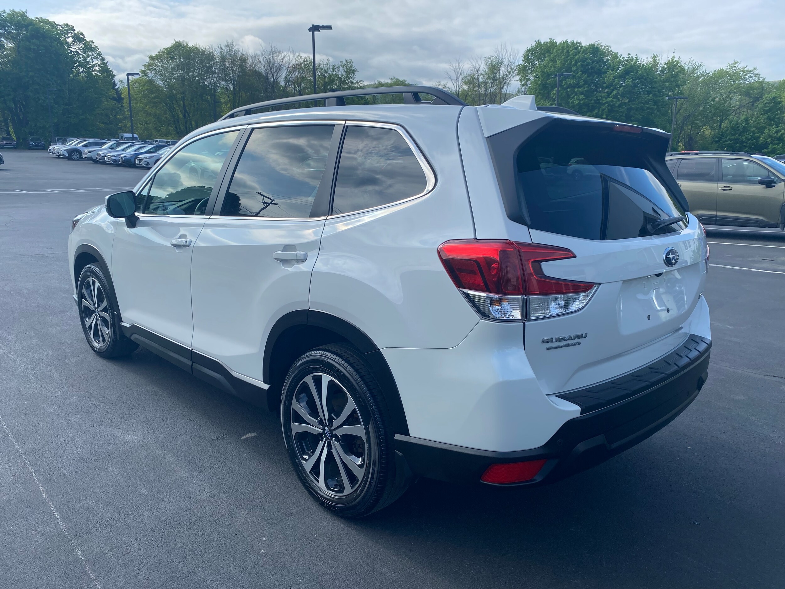 2022 Subaru Forester Limited photo 3