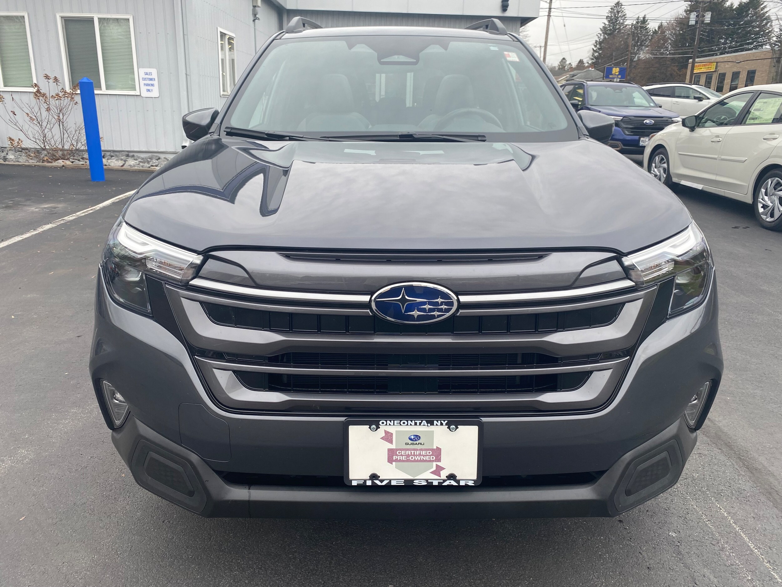 2025 Subaru Forester Premium photo 3