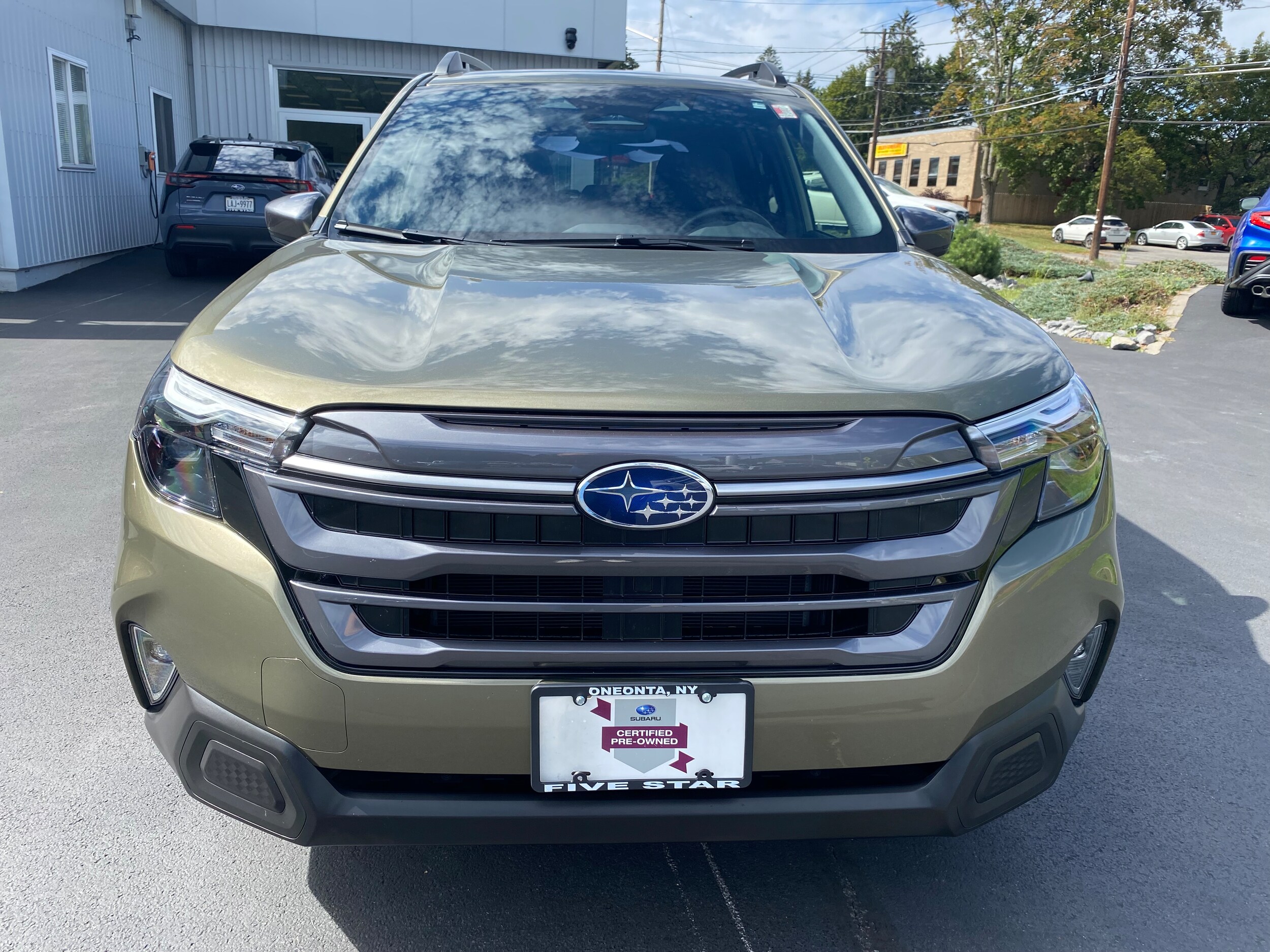 2025 Subaru Forester Premium Base photo 3