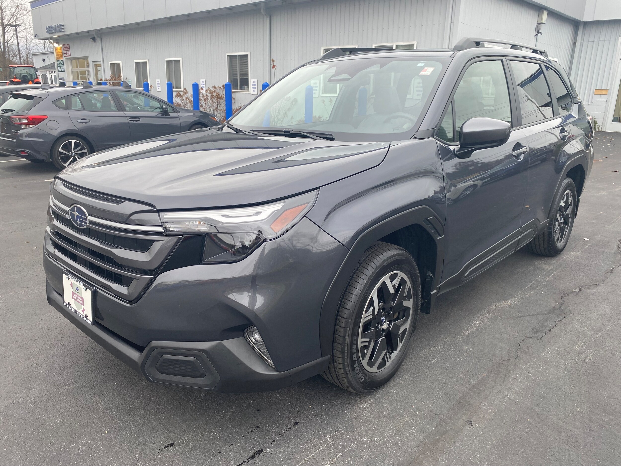 2025 Subaru Forester Premium photo 2