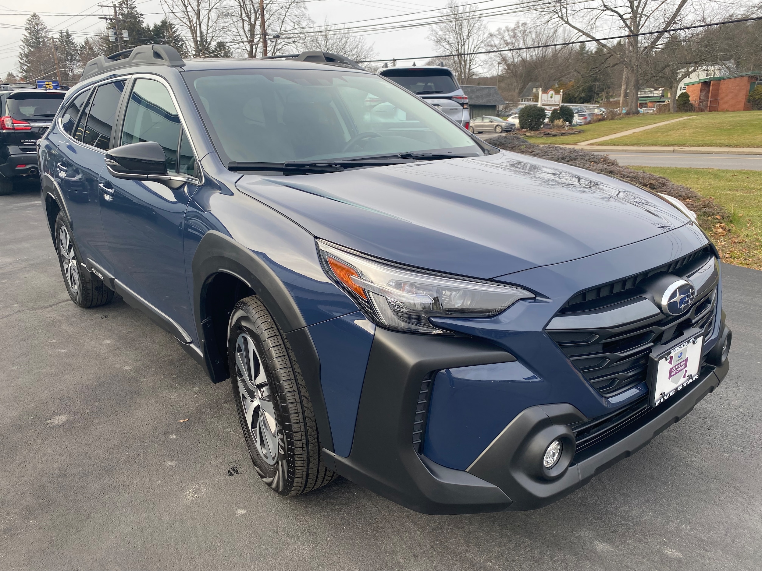 2025 Subaru Outback Premium's photo