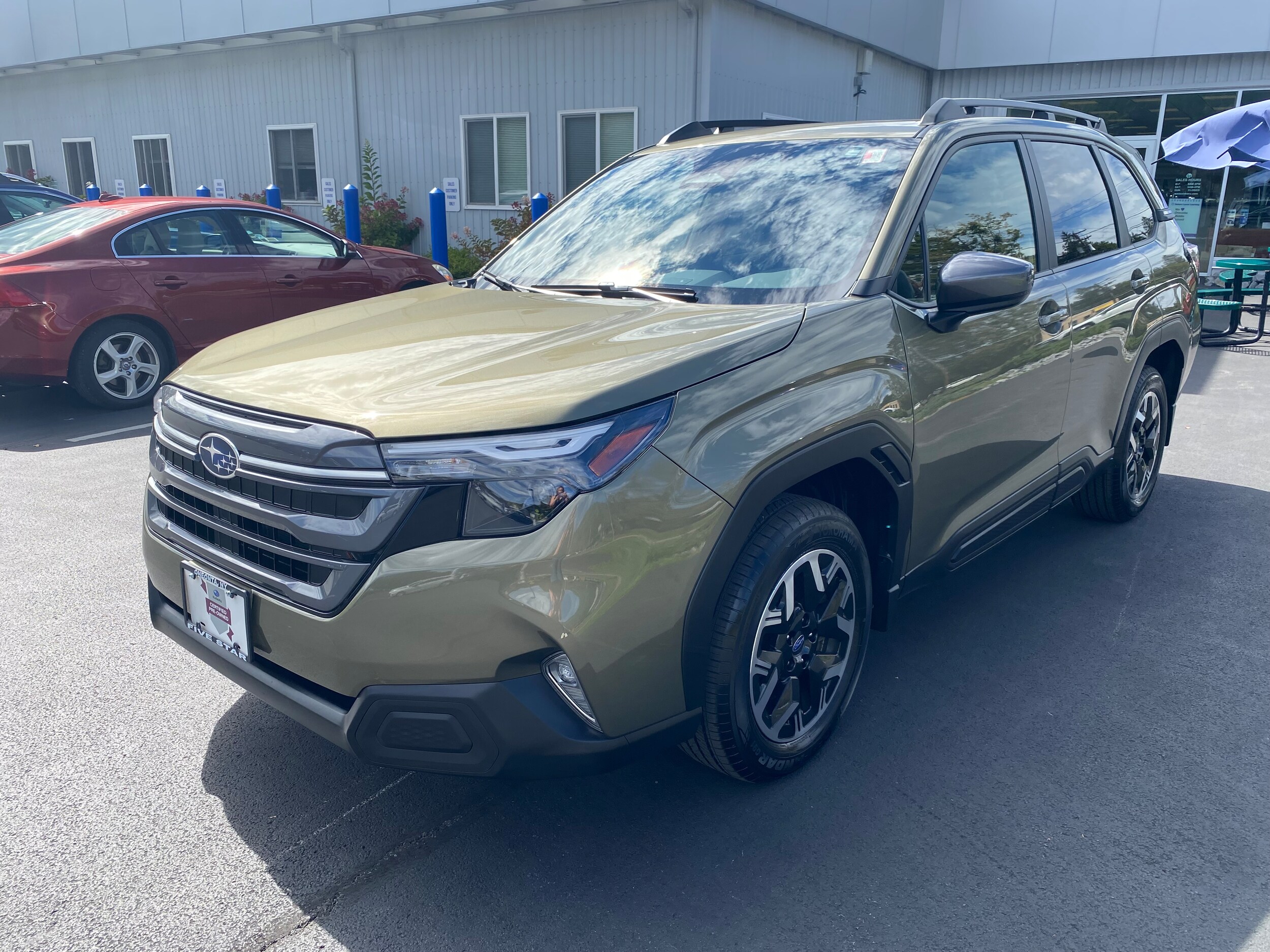 2025 Subaru Forester Premium Base photo 2