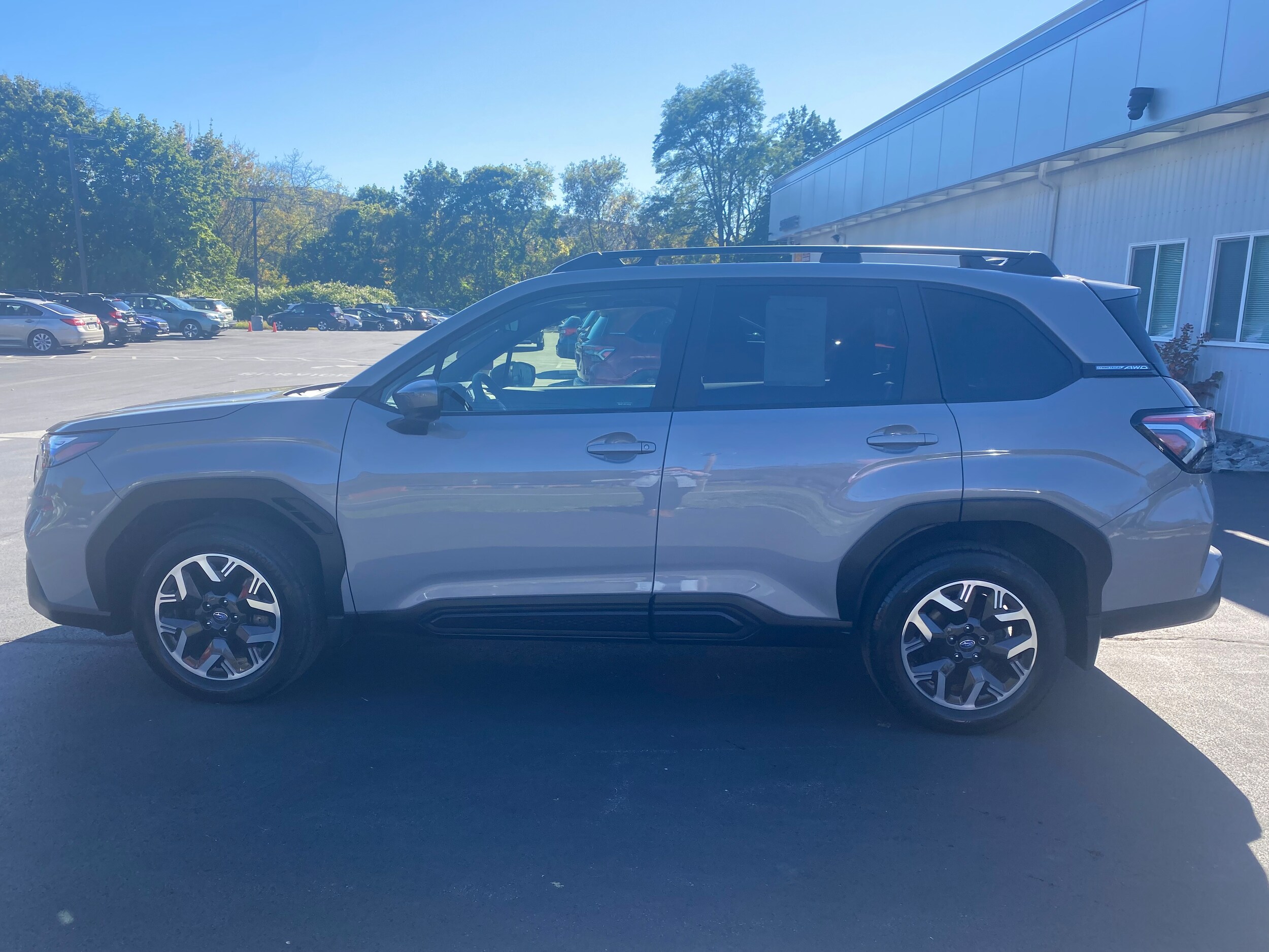 2025 Subaru Forester Premium photo 4