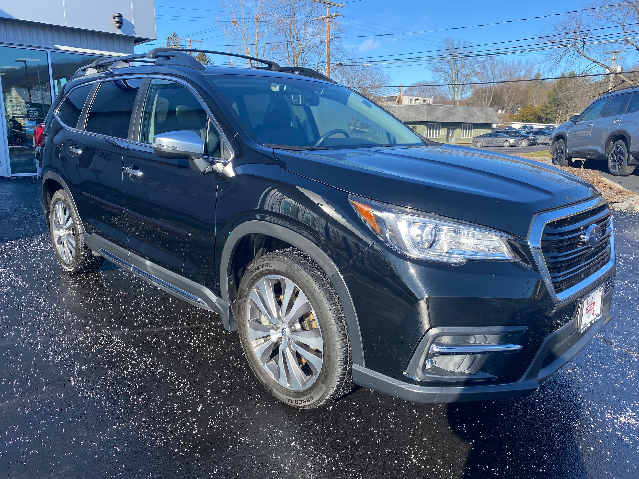 2021 Subaru Ascent Touring's photo