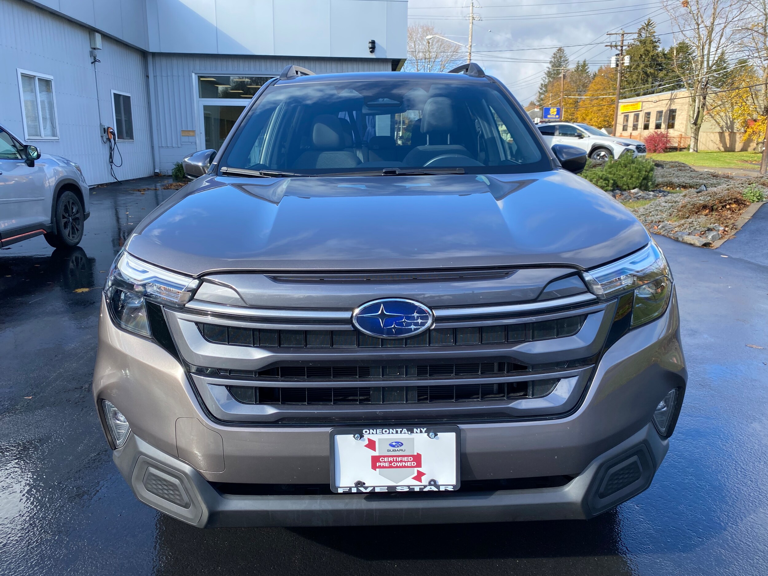 2025 Subaru Forester Premium photo 3